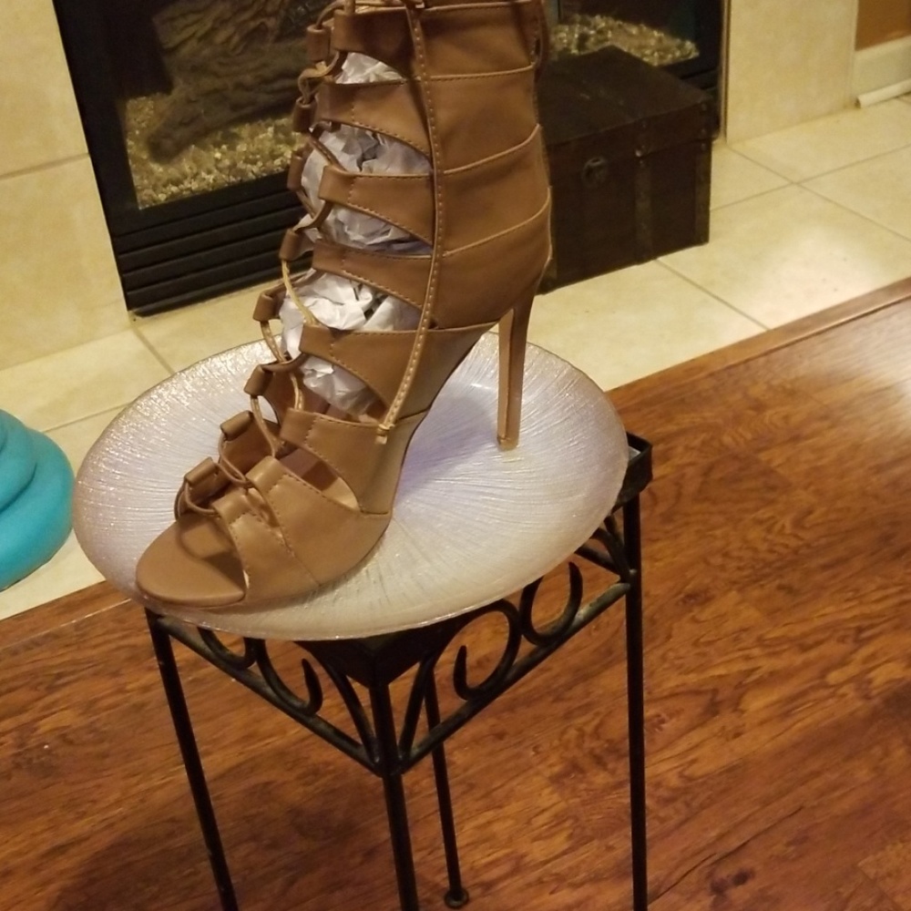 Liliana lace up shoe